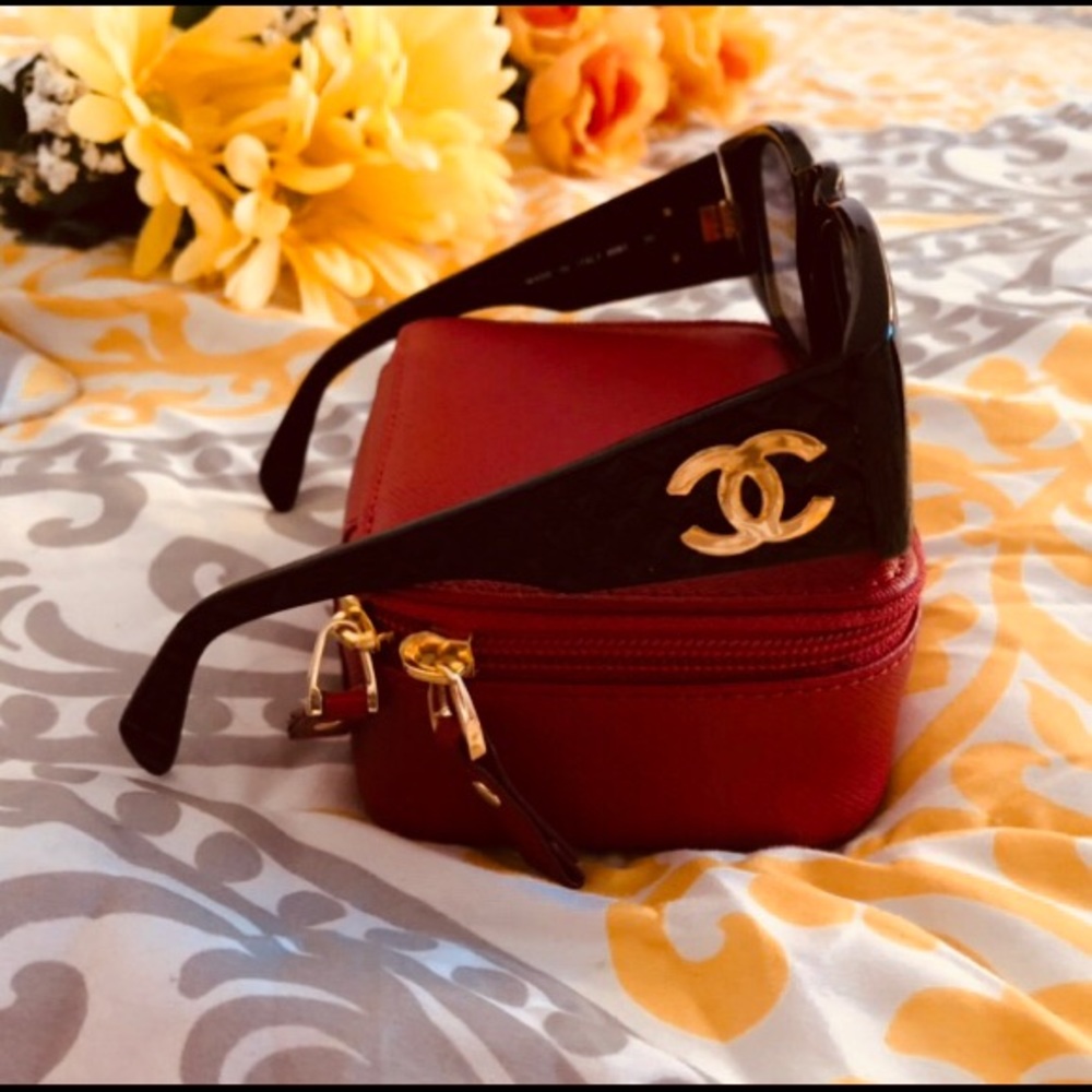 AUTHENTIC VINTAGE Coco Chanel Logo Black Quilted Sunglasses 🕶 0003 00 - Picture 5 of 8